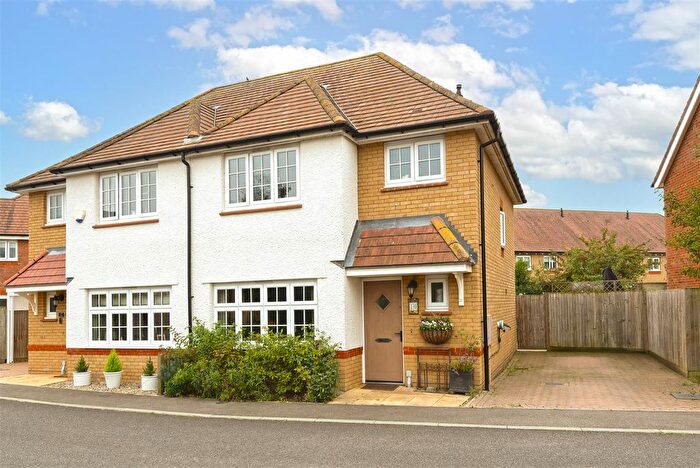 3 Bedroom Semi-Detached House For Sale In Brick Gardens, Ryarsh, West Malling, ME19