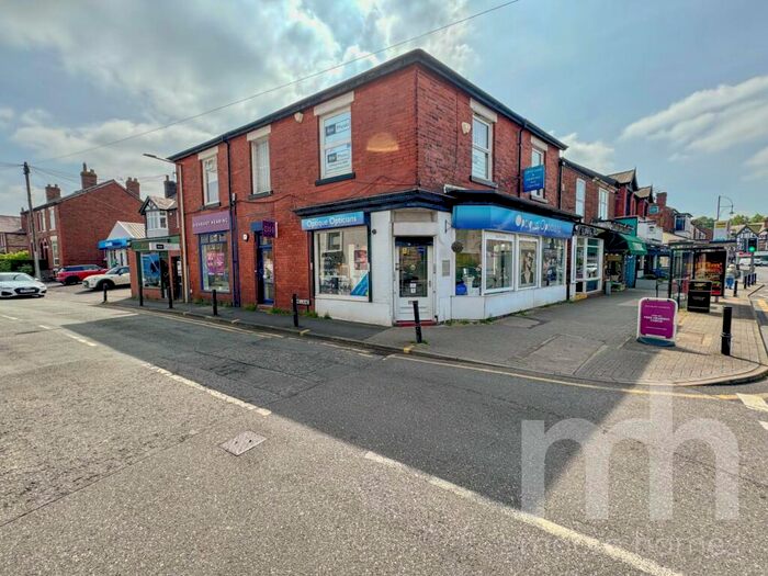 4 Bedroom End Of Terrace House For Sale In Bramhall Lane South, Bramhall, SK7