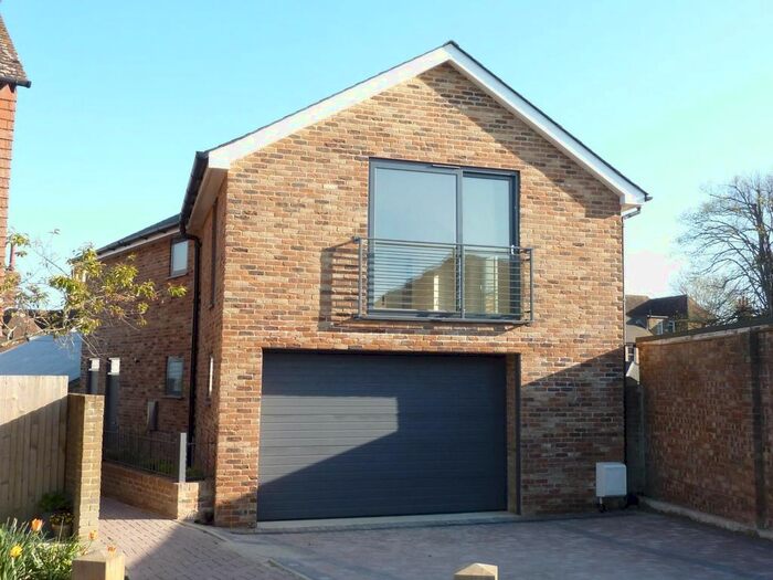 2 Bedroom Flat To Rent In Eastwell Meadows, Tenterden, TN30