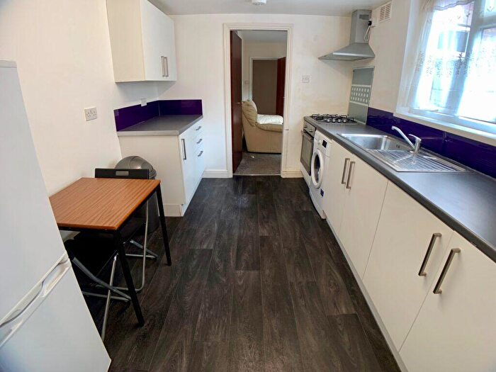 2 Bedroom Flat To Rent In Hazel Street, Leicester, LE2