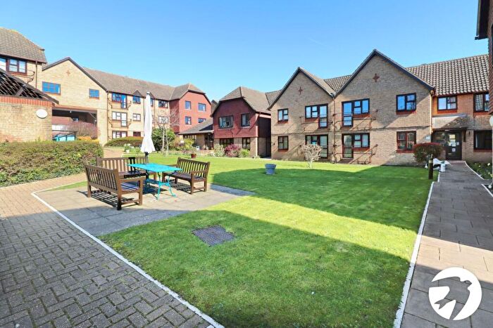 2 Bedroom Flat For Sale In Erith Road, Belvedere, DA17