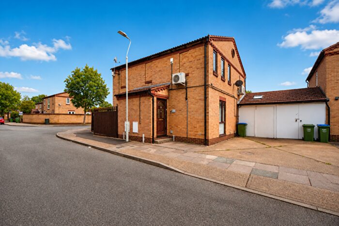 2 Bedroom Semi Detached House For Sale In Courtland Grove, London, SE28