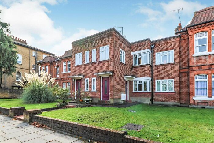 2 Bedroom Flat To Rent In Grove Court, Grove Road, Surbiton, KT6