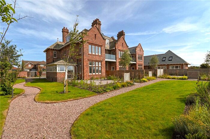 2 Bedroom Flat To Rent In Stanley Road, Hoylake, Wirral, CH47