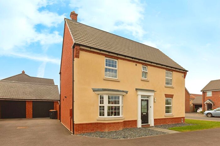 4 Bedroom Detached House For Sale In Ramsay Drive, Leighton Buzzard, LU7