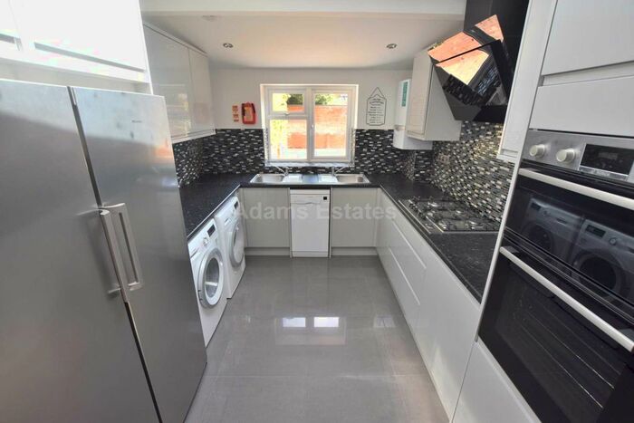 6 Bedroom Terraced House To Rent In Palmer Park Avenue, Reading, RG6
