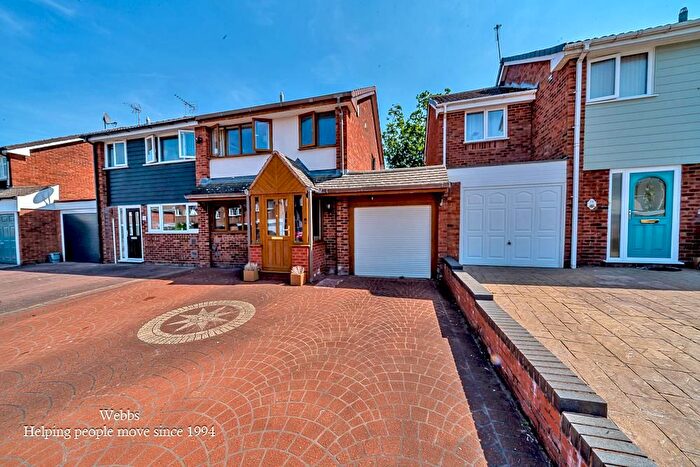 3 Bedroom Semi-Detached House For Sale In Gainsbrook Crescent, Norton Canes, Cannock, WS11
