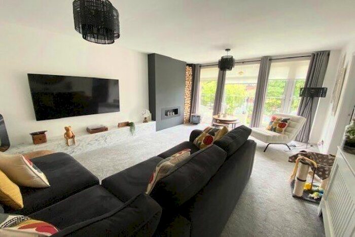 2 Bedroom Flat To Rent In Mellish Road, Walsall, WS4