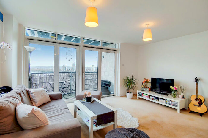 2 Bedroom Apartment To Rent In Inverness Mews, London, E16