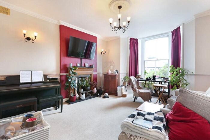 2 Bedroom Apartment For Sale In Ewelme Road, London, SE23
