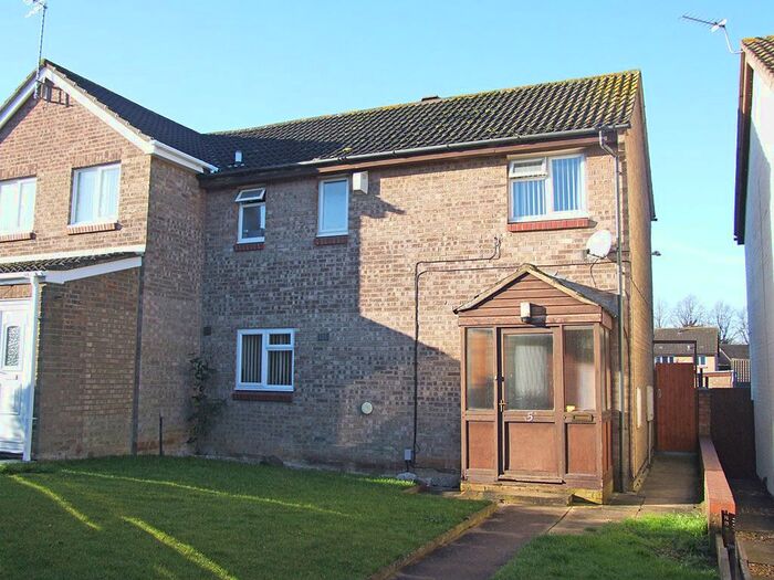 3 Bedroom Semi-Detached House To Rent In Curtis Mews, Wellingborough NN8