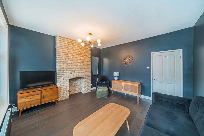 4 Bedroom Flat To Rent In Heath Street, London, NW3