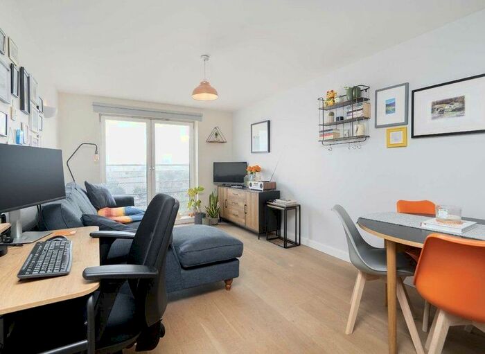 1 Bedroom Flat To Rent In Station Road, London, N22