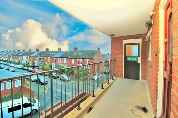 1 Bedroom Flat To Rent In Roxburgh House, Roxburgh Terrace, Whitley Bay, NE26