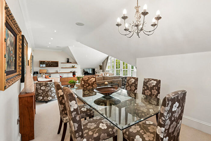 2 Bedroom Flat For Sale In Uxbridge Road, Stanmore, HA7