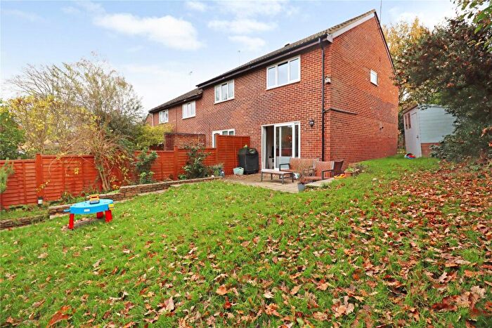 2 Bedroom End Of Terrace House For Sale In Eastmead, Woking, Surrey, GU21