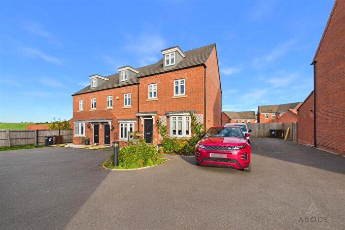 3 Bedroom End Of Terrace House For Sale In Rook Avenue, Off Henhurst Hill, Burton-on-Trent, DE13