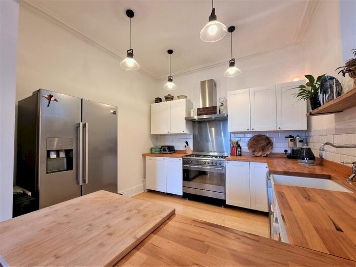 4 Bedroom Maisonette To Rent In Fountainhall Road, West End, Aberdeen, AB15