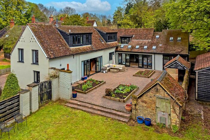 4 Bedroom Detached House For Sale In Stanford Lane, Clifton, SG17