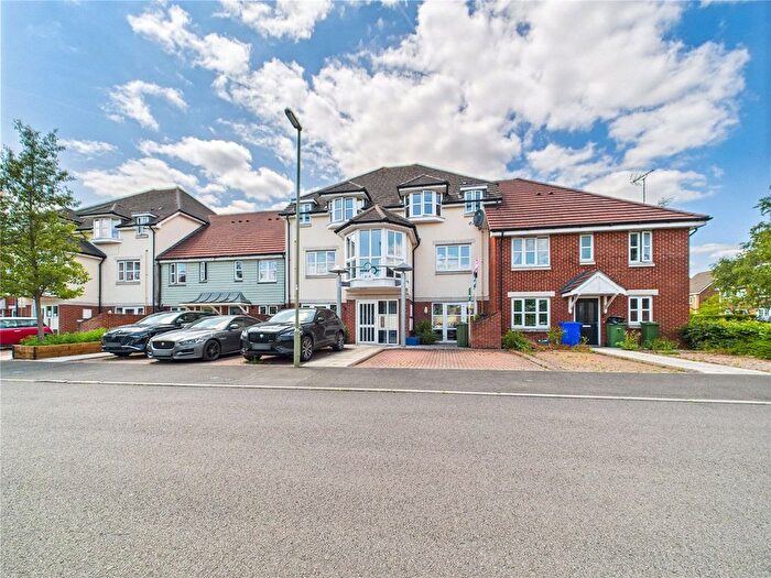 2 Bedroom Maisonette For Sale In Blacksmith Close, Aldershot, Hampshire, GU12