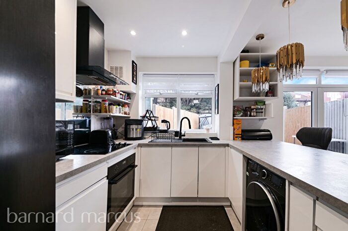 3 Bedroom Terraced House To Rent In Melsa Road, Morden, SM4