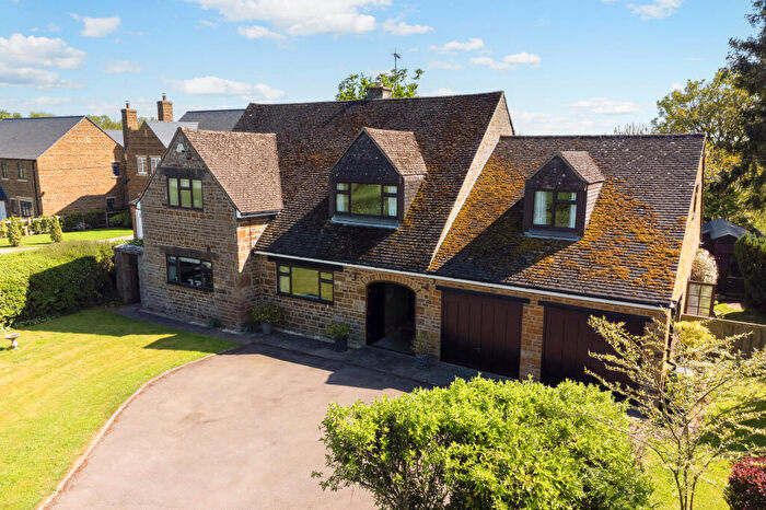 5 Bedroom House For Sale In Clifton Road, Deddington, OX15
