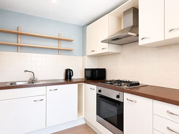 1 Bedroom Flat To Rent In Romford Road, London, E15