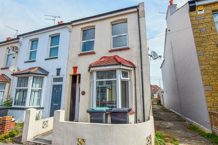 3 Bedroom End Of Terrace House To Rent In Napier Road, Northfleet, Gravesend, DA11