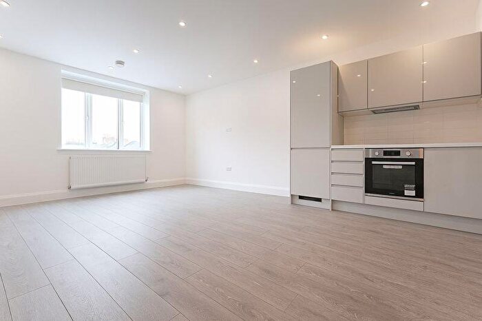 2 Bedroom Flat To Rent In Turnpike Lane, N8