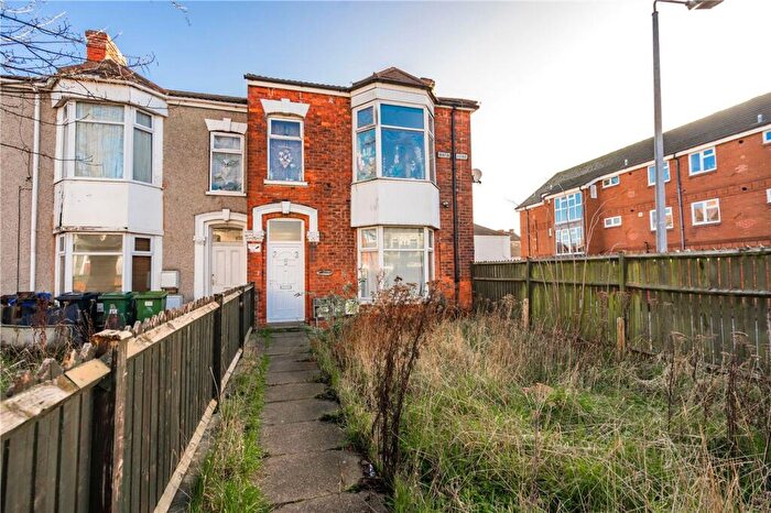 2 Bedroom Flat For Sale In Hainton Avenue, Grimsby, DN32