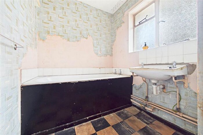 3 Bedroom Semi-Detached House For Sale In Abbots Road, Burghfield Common, Reading, RG7