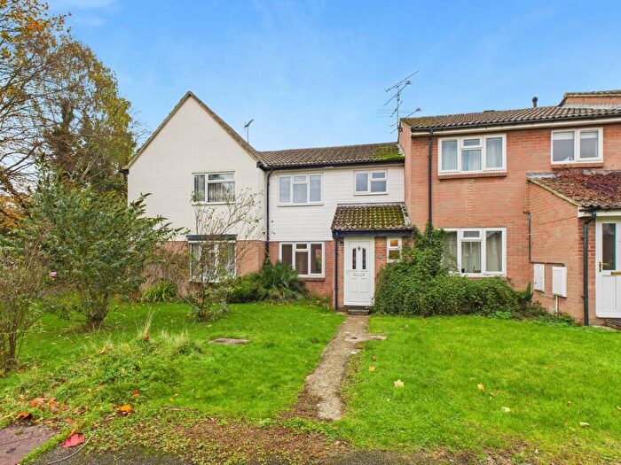 3 Bedroom Terraced House For Sale In Linnet Walk, Wokingham, RG41