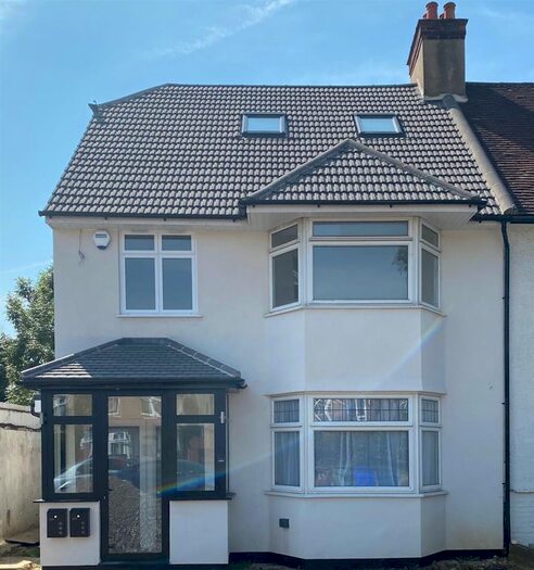 3 Bedroom Flat To Rent In Whitchurch Lane, Canons Park, Edgware, HA8