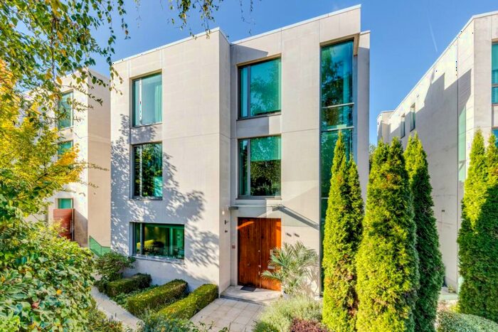 6 Bedroom House To Rent In West Heath Road, Hampstead, London, NW3