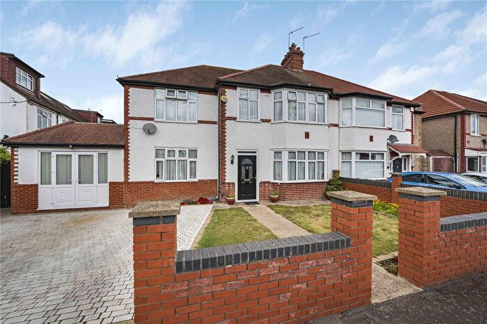 4 Bedroom Semi Detached House For Sale In Worton Gardens, Isleworth, TW7