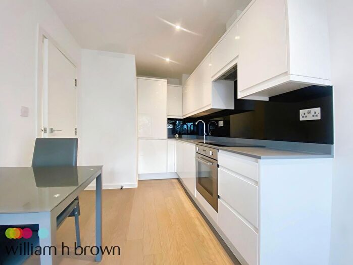 1 Bedroom Flat To Rent In Hubert Road, Brentwood, CM14