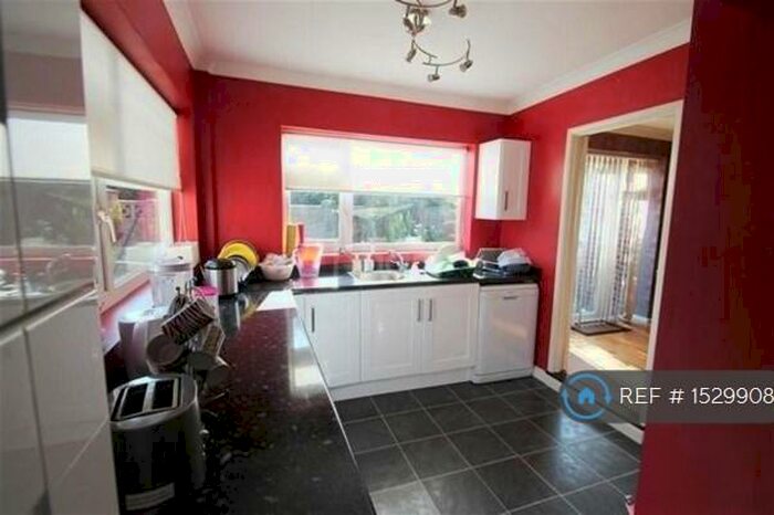 6 Bedroom Semi-Detached House To Rent In Gothic Close, Dartford, DA1