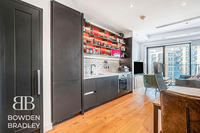 1 Bedroom Apartment To Rent In City Island Way, Corson House, E14