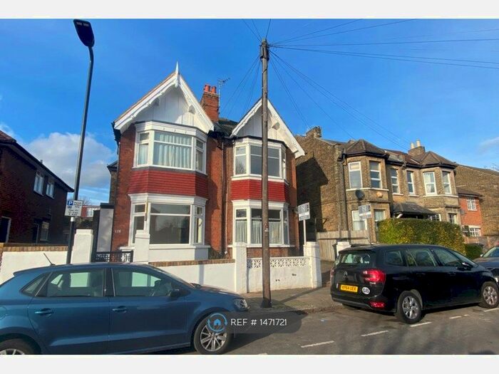 Studio To Rent In Carlyle Road, London, W5