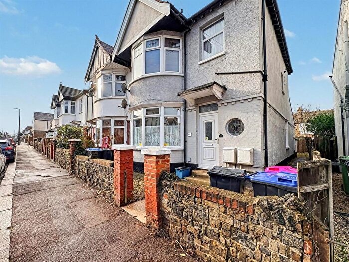 1 Bedroom Flat To Rent In Westbourne Grove, Westcliff-On-Sea, SS0