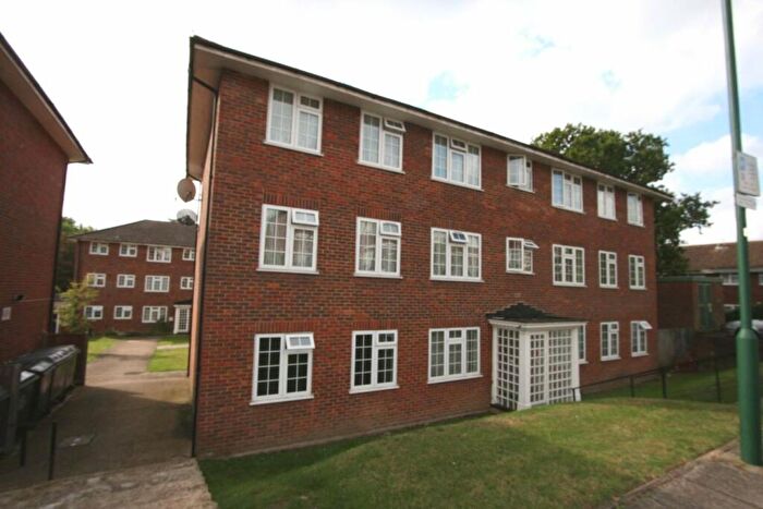 2 Bedroom Flat To Rent In Lantern Close, Wembley, HA0