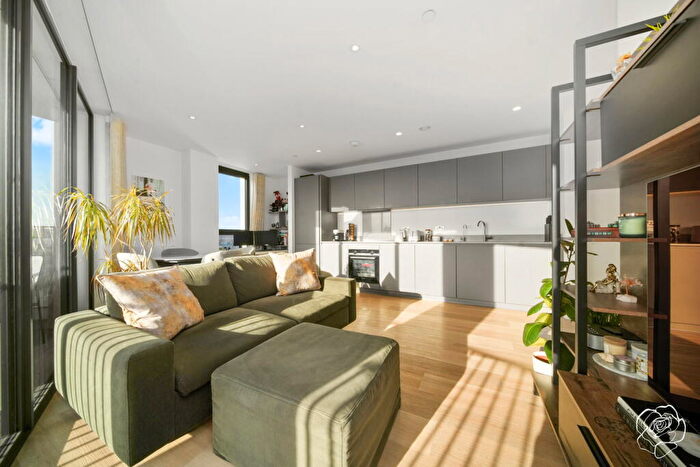 1 Bedroom Apartment For Sale In Corn House, Marshgate Lane, Stratford, E15