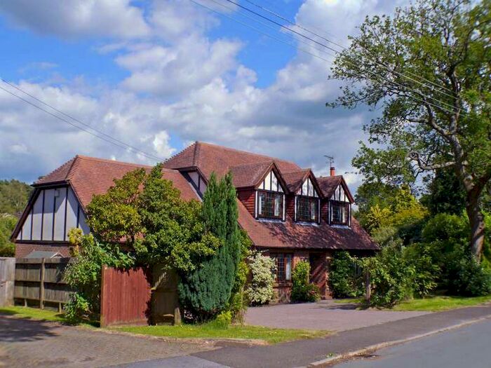 4 Bedroom Detached House To Rent In Oak Tree Cottage Nightingale Lane, Storrington, RH20