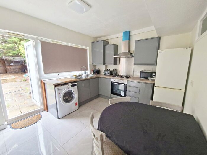 2 Bedroom Terraced House To Rent In Argyle Road, Ilford, Uk, IG1