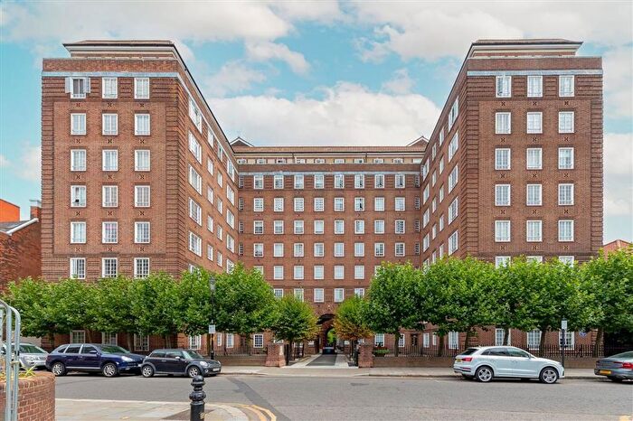 2 Bedroom Flat For Sale In Chelsea Manor Street, London, SW3