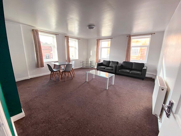 2 Bedroom Flat To Rent In Hallgate, Wigan, WN1