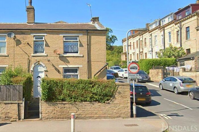 2 Bedroom Terraced House To Rent In Whetley Lane, Girlington, Bradford, BD8