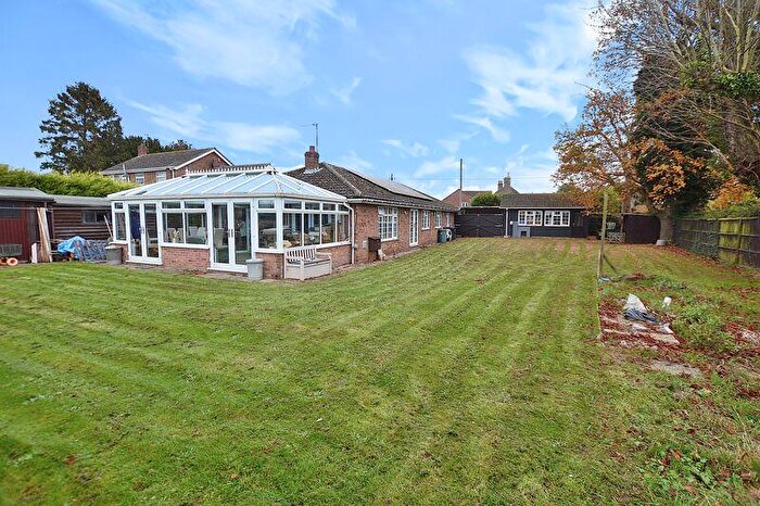 6 Bedroom Detached Bungalow For Sale In Lorien, Hawthorn Hill, LN4