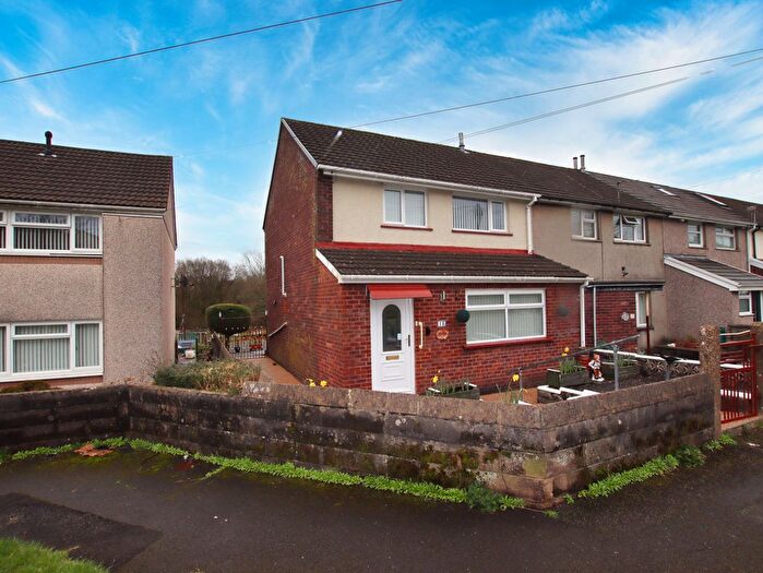 3 Bedroom End Of Terrace House For Sale In Woodland Road, Beddau, CF38
