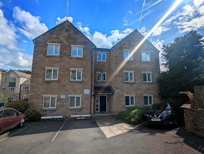 2 Bedroom Apartment For Sale In Lily Street, Sowerby Bridge, HX6